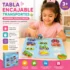 Niña jugando con tabla encajable de transportes Montessori